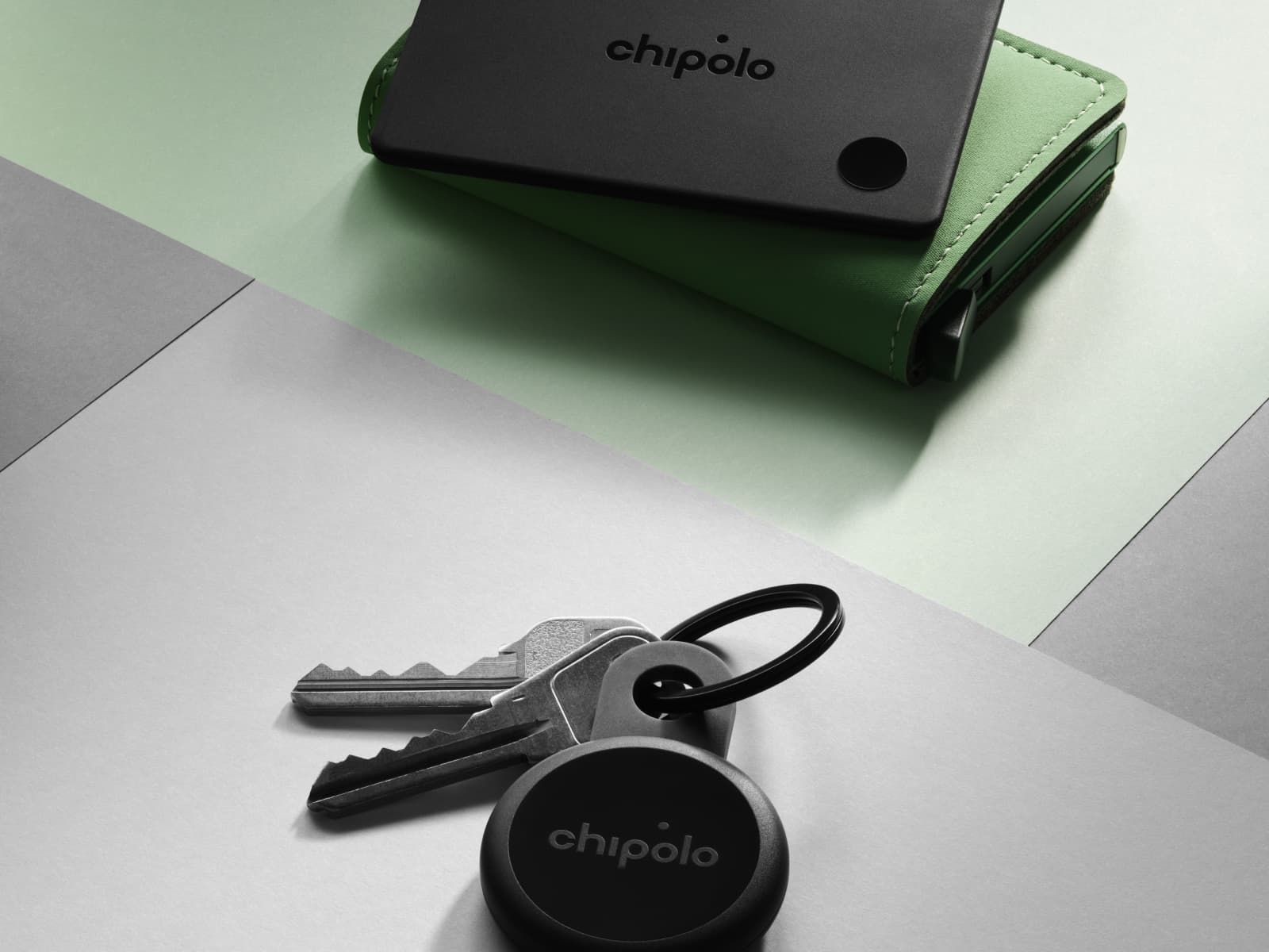Chipolo tracker lifestyle photo 6